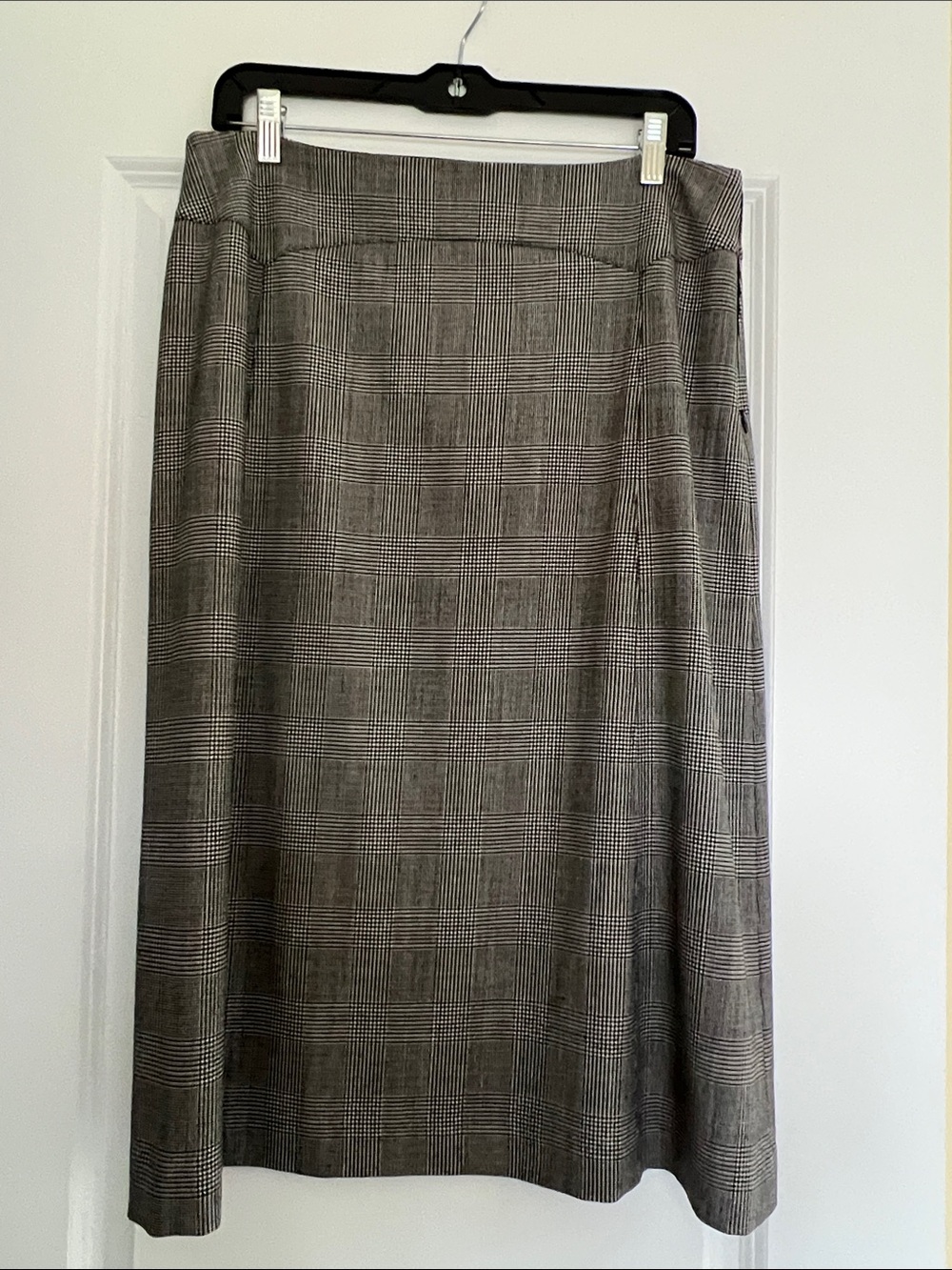 Ann Taylor Black and White Glen Plaid Midi Skirt